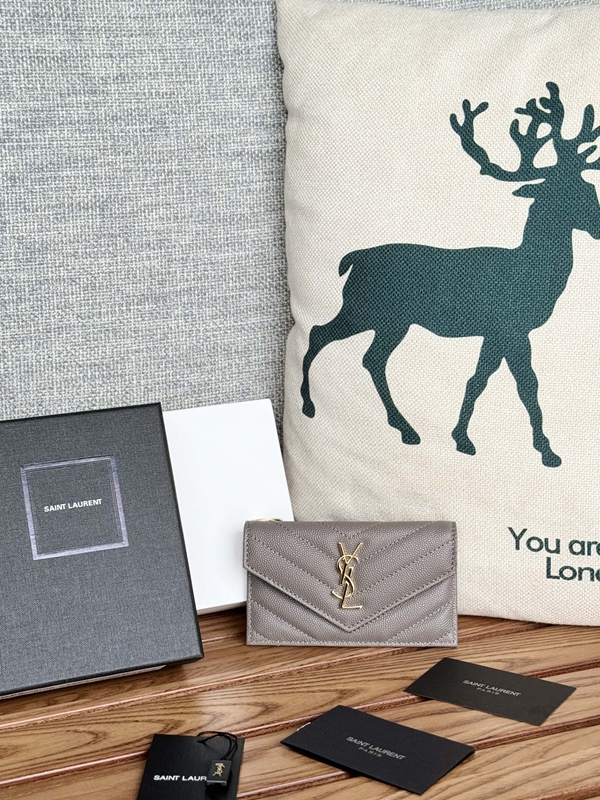 イヴサンローラン財布正面デザイン